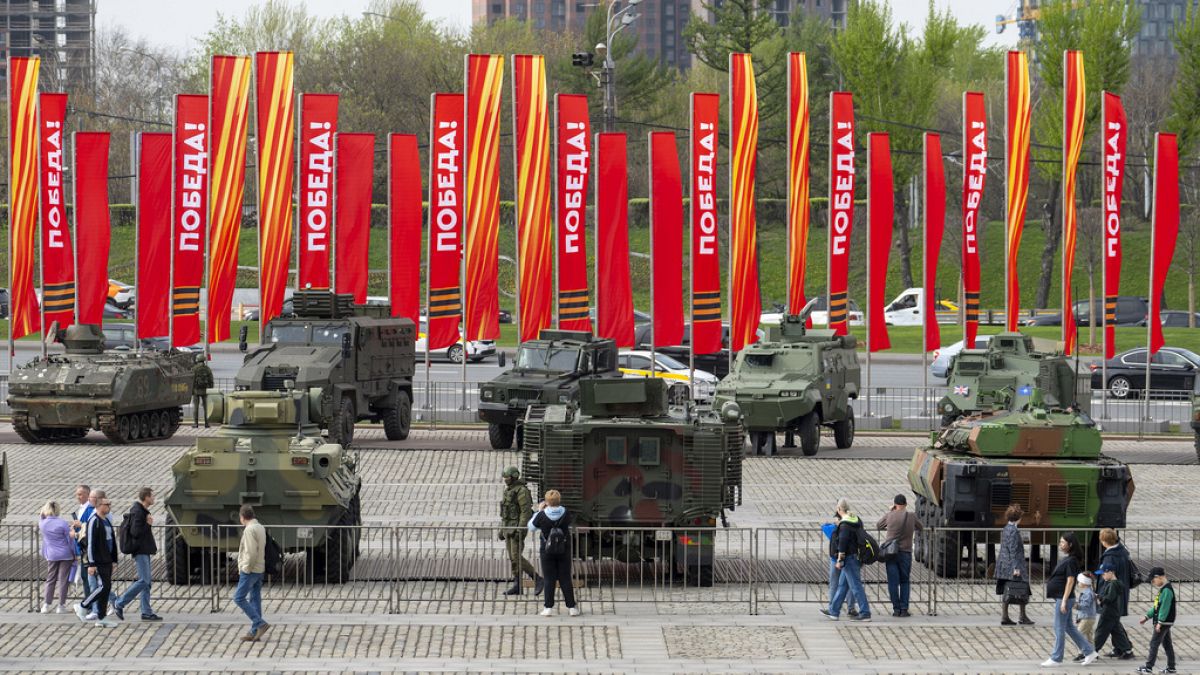 Moscú organiza una exhibición de equipo militar occidental capturado en Ucrania