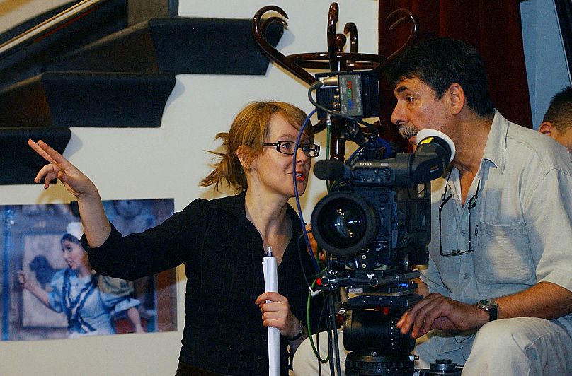 Gulyás Buda Goda Krisztina filmrendezővel a Csak szex és más semmi c. vígjáték sajtóértekezletén - 2005. június 14.