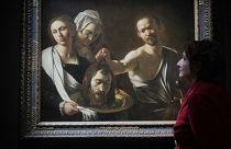 El cuadro "Salomé recibe la cabeza de Juan Bautista" de Miguel Ángel en la National Gallery de Londres, el martes 16 de abril de 2024.