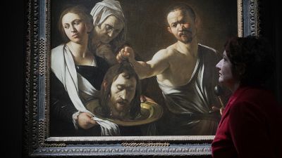 El cuadro "Salomé recibe la cabeza de Juan Bautista" de Miguel Ángel en la National Gallery de Londres, el martes 16 de abril de 2024.