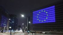 Edifícios da UE iluminaram-se de azul e amarelo