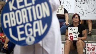 Az abortusztörvény szigorítását ellenző tüntetők Floridában