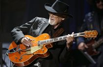 Grammy-winning ‘Peter Gunn’ guitarist Duane Eddy dies aged 86 