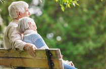 Las mujeres viven más tiempo pero tienen una peor calidad de vida, según un nuevo estudio publicado en The Lancet.