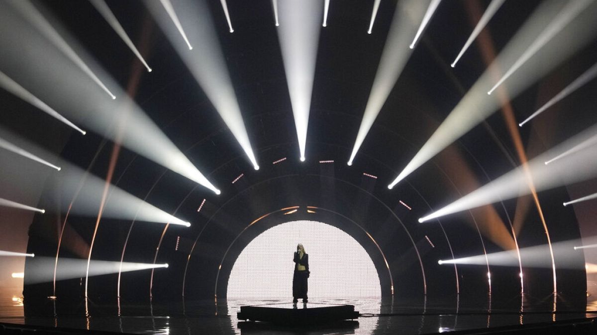 Организаторът на Евровизия обеща да премахне палестинските знамена или символи
