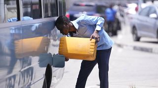 Nigeria : pénurie de carburant et files d'attente à la pompe