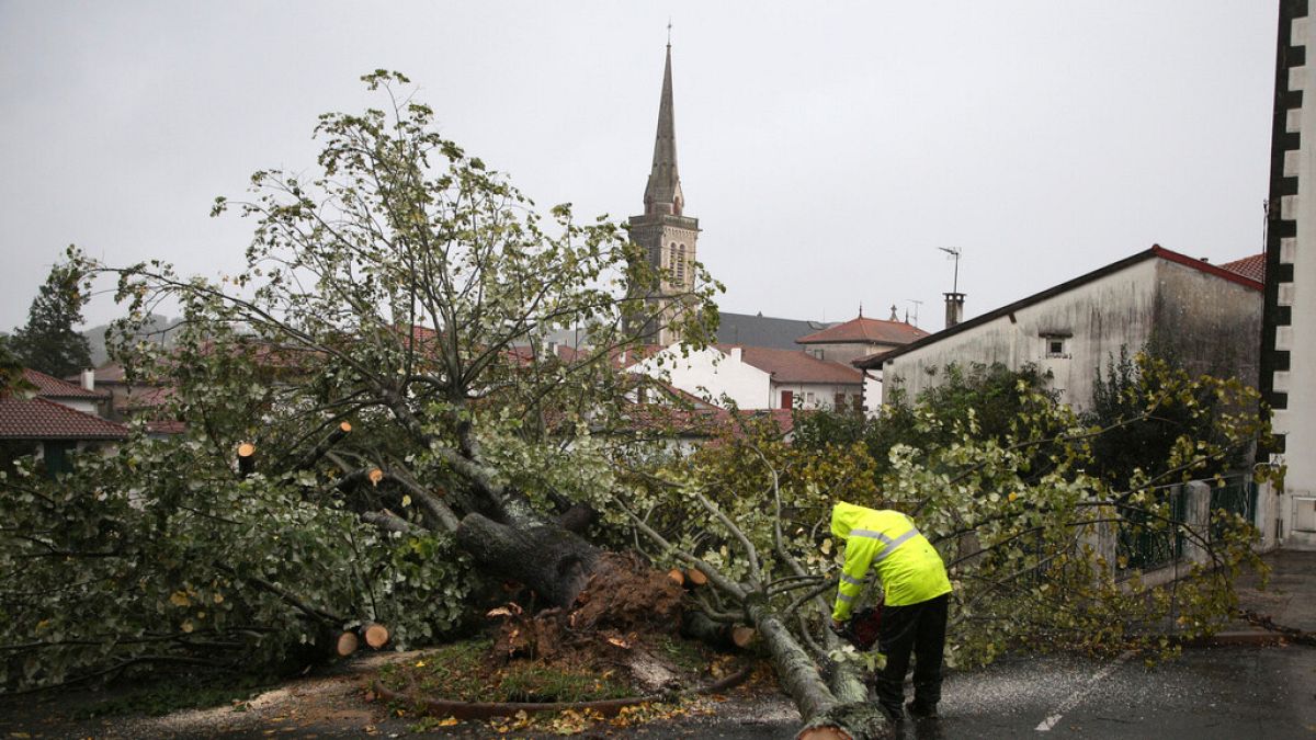 Woman dies in France after violent storms thumbnail