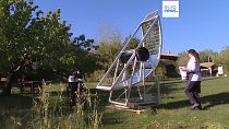 Un grand modèle de four solaire