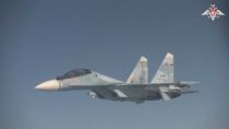 أصدرت قيادة الدفاع الجوي لأمريكا الشمالية بيانًا متطابقًا أكدت فيه اكتشاف وتتبع أربع طائرات عسكرية روسية تعمل في منطقة تحديد الدفاع الجوي في ألاسكا. 