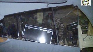 Russische Streitkräfte entladen Ausrüstung aus einem Militärtransportflugzeug auf dem Luftwaffenstützpunkt in Niamey, Niger, 10. April 2024.