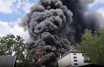 Explosión en fábrica en Berlín crea una gran nube de humo tóxica