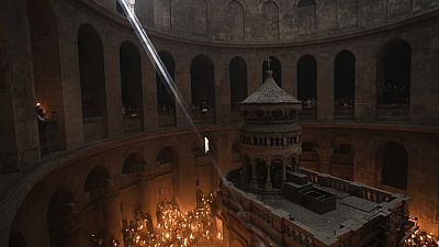 Jézus feltámadása ortodox szertartás a jeruzsálemi Szent Sír-templomban