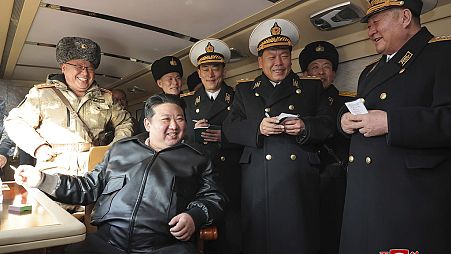 Kim Dzsongun számára most már nemcsak presztízst, hanem rengeteg pénzt is jelentenek a rakéták