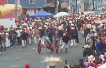 Le défilé dans les rues de Puebla au Mexique pour le "Cinco de Mayo"