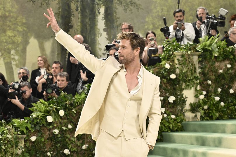 Chris Hemsworth asiste a la gala del MET que celebra la inauguración de la exposición 'Bellas Durmientes: El despertar de la moda' el 6 de mayo de 2024, en Nueva York.