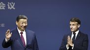 الرئيس الفرنسي إيمانويل ماكرون والرئيس الصيني شي جين بينغ في باريس. 2024/05/06