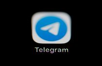 رمز تطبيق تلغرام  للمراسلة الفورية على هاتف ذكي.