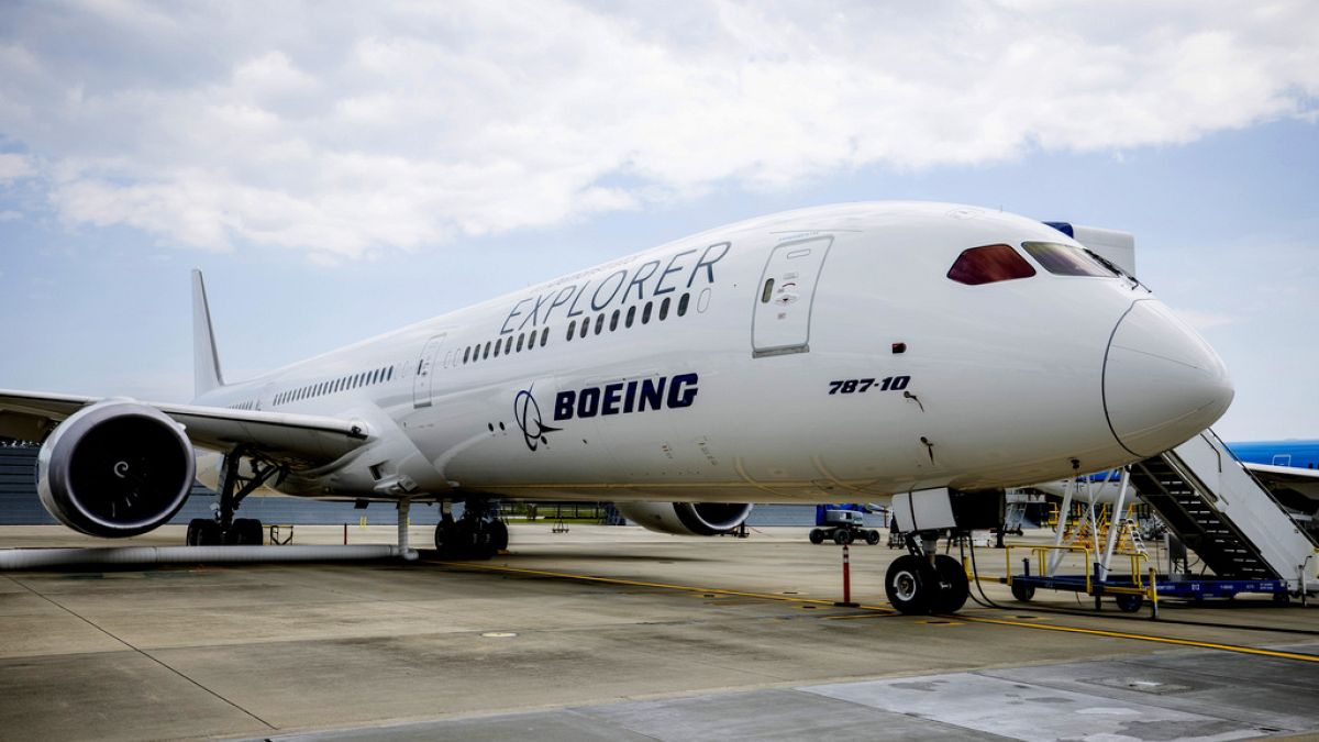 Boeing faces new probe over reports workers faked inspections thumbnail