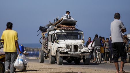 فلسطينيون أجبروا على النزوح من جديد وترك رفح يصلون إلى دير البلح