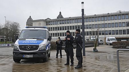 Német rendőrök bevetésen, Wuppertalban