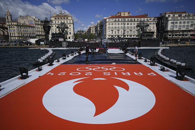 France celebrates arrival of Olympic flame