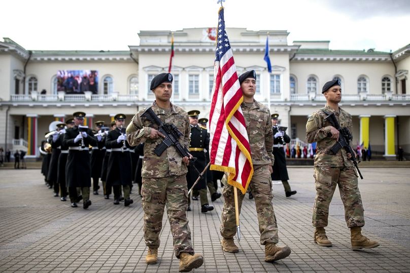Litván és amerikai katonák ünneplik Litvánia NATO-tagságának 20. évfordulóját