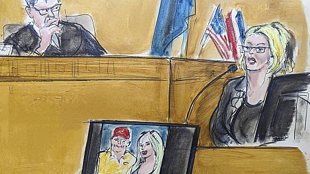 ABD'li yetişkin film oyuncusu Stormy Daniels, eski ABD Başkanı Donald Trump'la yaşadığı ilişkiyi mahkemede anlattı