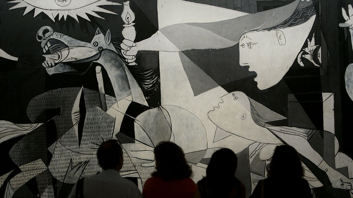 An Italian artist is attempting to recreate Picasso’s “Guernica” in less than a fortnight thumbnail