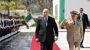 الرئيس الجزائري عبد المجيد تبون خلال زيارته لوزارة الدفاع