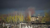 Az olimpiai lángot a 19. századi Belem háromárbocos vitorlás szállította a marseille-i Régi kikötőbe 2024.05.09-én.