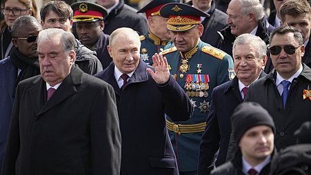 Rusya Devlet Başkanı Vladimir Putin, Kızıl Meydan'da düzenlenen Zafer Günü etkinliğine eski Sovyet ülkelerin liderleriyle birlikte katıldı