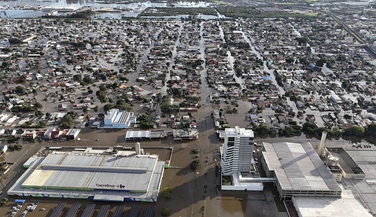 Unas catastróficas inundaciones dejan al menos 100 muertos y miles de personas sin hogar en Brasil  750x433_cmsv2_daa794bc-6a77-5b88-ab4f-012816042e7d-8425530