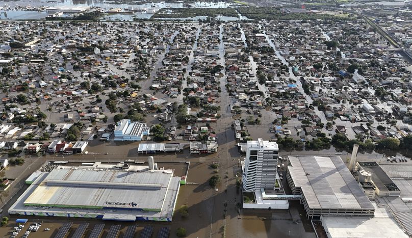 La ciudad de Canoas está inundada tras fuertes lluvias en el estado de Rio Grande do Sul.