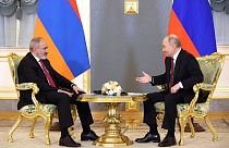 Putin ve Paşinya çarşamba günü Moskova'da biraraya geldi