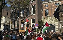 تجمع طلابي في احتجاج مؤيد للفلسطينيين في جامعة أمستردام، هولندا، 7 مايو 2024.
