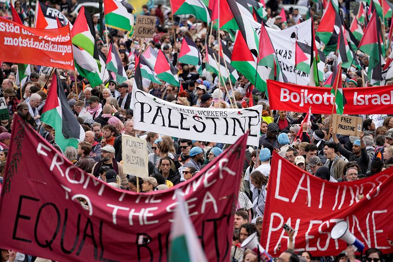 الآلاف في مدينة مالمو في السويد يخرجون دعما لغزة عشية نهائي مسابقة يوروفيجن