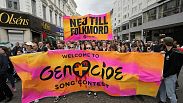 Uno striscione con la scritta in svedese "No al genocidio" durante una manifestazione pro-Palestina e contro la partecipazione di Israele all'Eurovision a Malmo, 9 maggio 2024