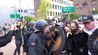 Die Polizei ging teils gewaltsam gegen die Protestierenden vor.