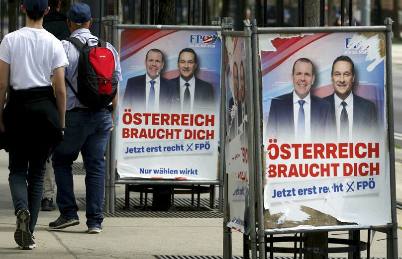 ARCHIVO - el ex vicecanciller y ministro del Interior Heinz-Christian Strache, y el principal candidato del partido para las elecciones europeas, Harald Vilimsly, Austria,2019