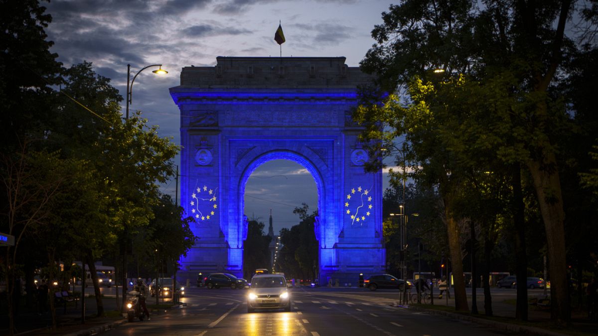 WATCH: Key European buildings are illuminated to mark Europe Day thumbnail