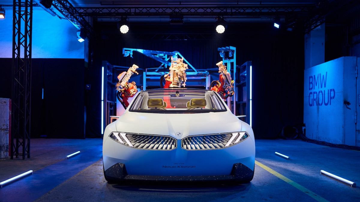 BMW unveils AI driven plans for it's Munich plant to go electric only thumbnail