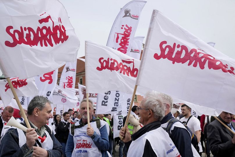 Des militants de Solidarność à Varsovie le 10 mai