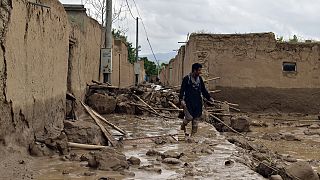 Cadáveres tras las fuertes inundaciones en la provincia de Baghlan, en el norte de Afganistán, el sábado 11 de mayo de 2024.