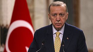 الرئيس التركي رجب طيب أردوغان يتحدث خلال بيان مشترك لوسائل الإعلام في بغداد