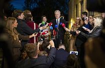 El presidente lituano, Gitanas Nauseda, se dirige a los medios el domingo.