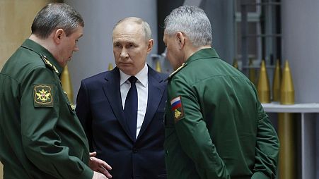 Eski Rusya Savunma Bakanı Sergey Şoygu (sağda)
