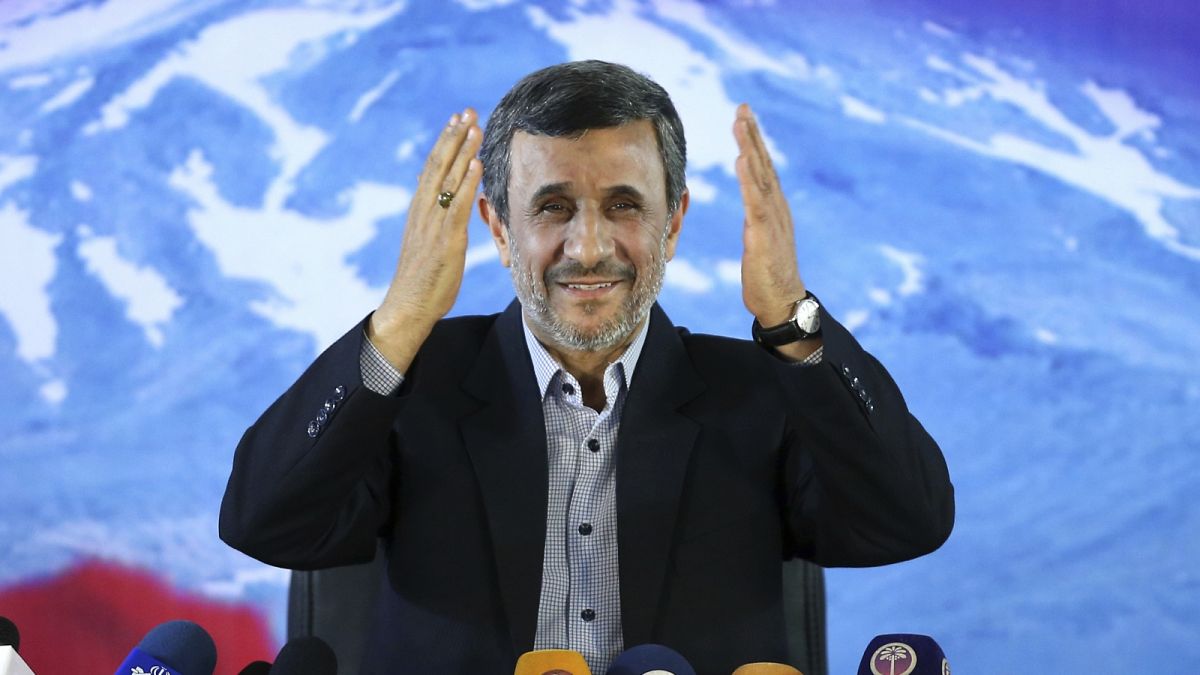 „Elképzelhetetlen, hogy a kormány jóváhagyása nélkül adott elő az iráni exelnök a Ludovikán”