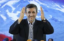 Mahmúd Ahmadinezsád egy 2017-es teheráni sajtótájékoztatón