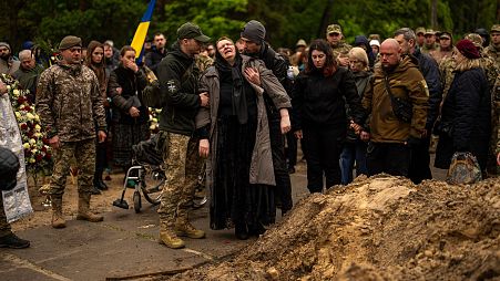 سوگواری برای سرباز کشته شده اوکراینی در جبهه خارکیف