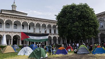 Estudantes montaram tendas e ocuparam instalações das universidades 